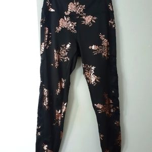 Sommer Ray Black & Metallic Pink Leggings